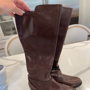 Like New Ugg Leather Boot